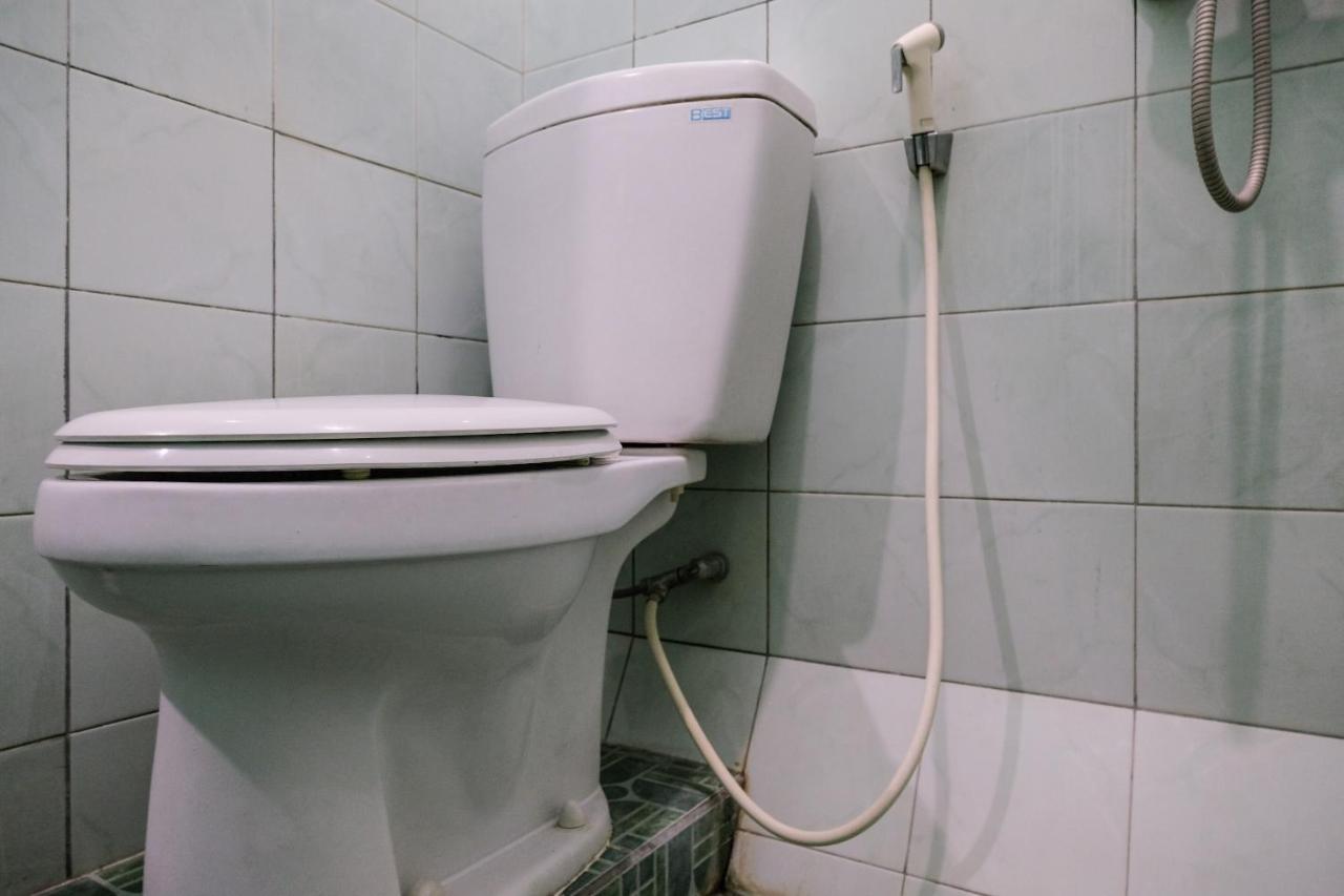 Hotel Taman Indah Madiun Kültér fotó