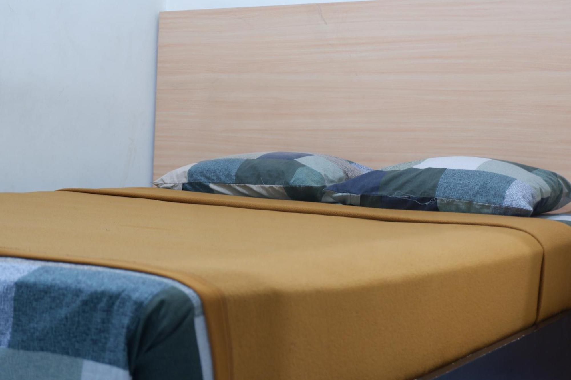 Hotel Taman Indah Madiun Kültér fotó